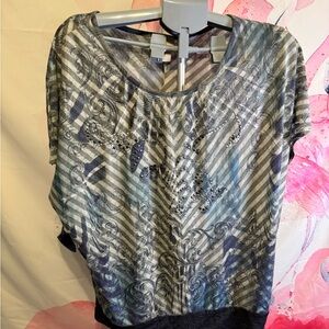 Chico’s zebra scrolls split sleeve short sleeved top blouson